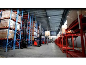 重磅消息：由杭叉研發(fā)的 “窄巷道三向AGV”項(xiàng)目成功驗(yàn)收！